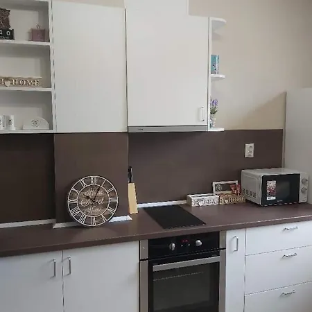 Mam's In The Center Apartment Warna